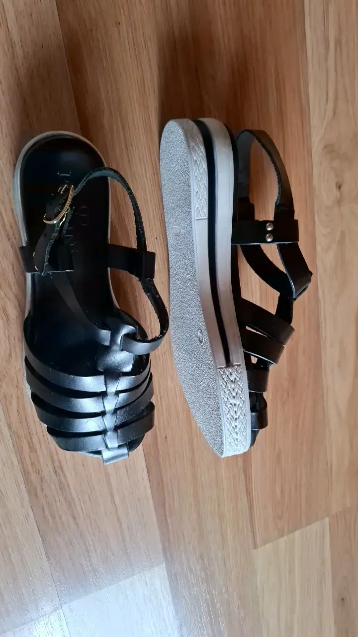 Sandalias negras de cuero para mujer - 2