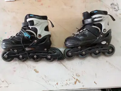 Set de protección y patines en línea Oxelo y GPR - miniatura 2