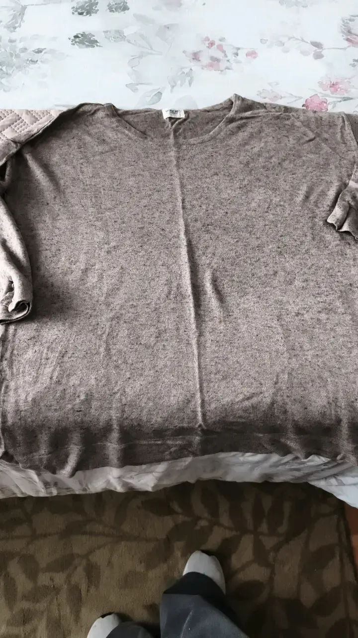 Suéter de hilo gris para mujer - 1