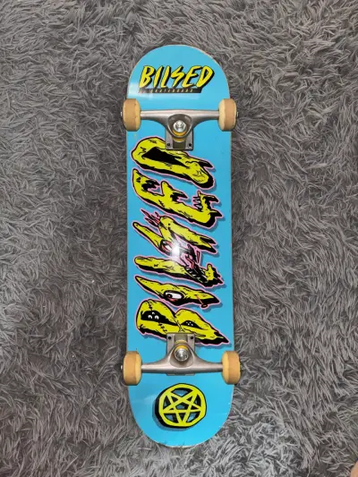 Skateboard Blissed con diseño gráfico colorido - miniatura 4