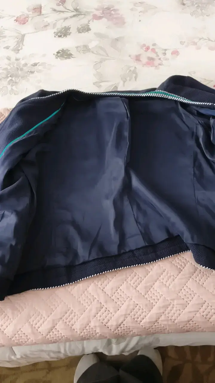 Chaqueta azul marino con detalles tejidos - 2