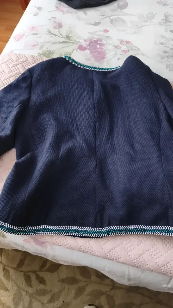Chaqueta azul marino con detalles tejidos - 3