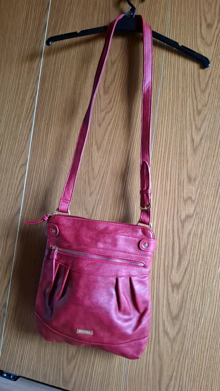 Cartera bandolera roja de cuero sintético - 2