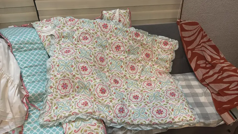 Set de ropa de cama infantil con diseño floral - 5
