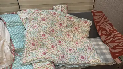 Set de ropa de cama infantil con diseño floral - miniatura 5