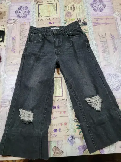 Jeans de niña  desgastados y clásicos - miniatura 1