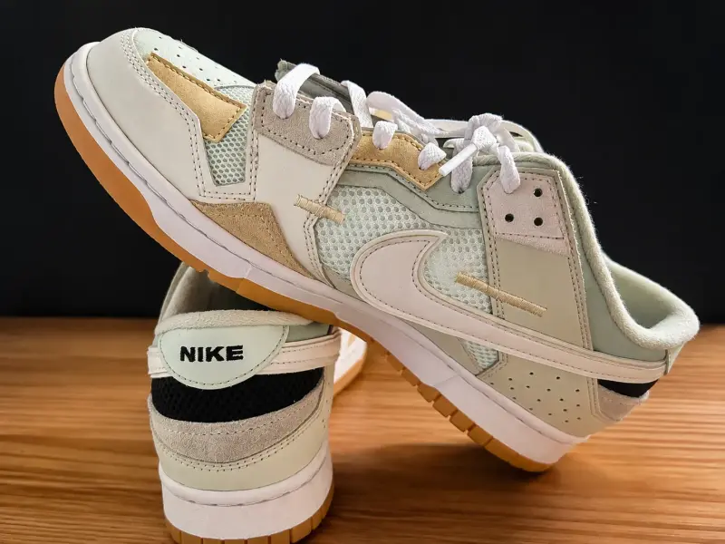Zapatillas Nike Dunk Low Retro color crema - 2
