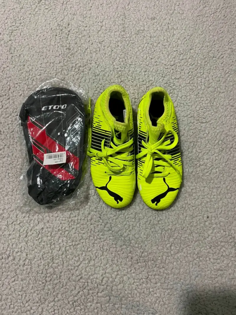 Zapatos de fútbol Puma amarillos con espinilleras ETO'O - 2