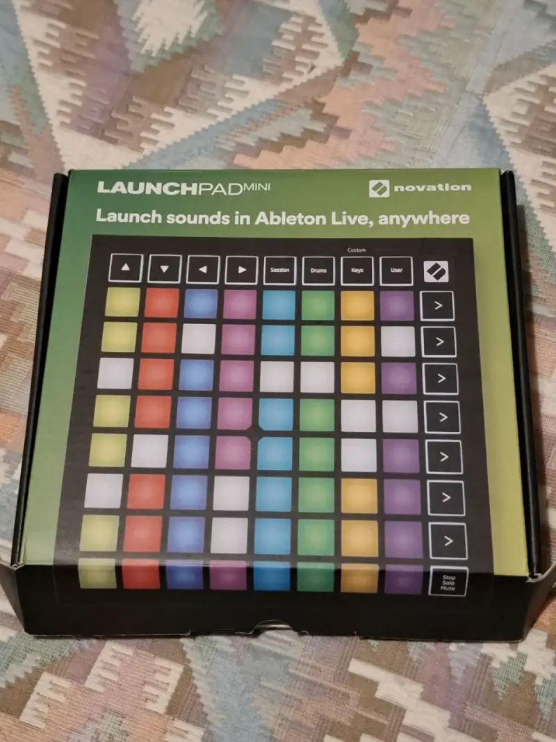 Controlador MIDI Novation Launchpad Mini para Ableton - 1