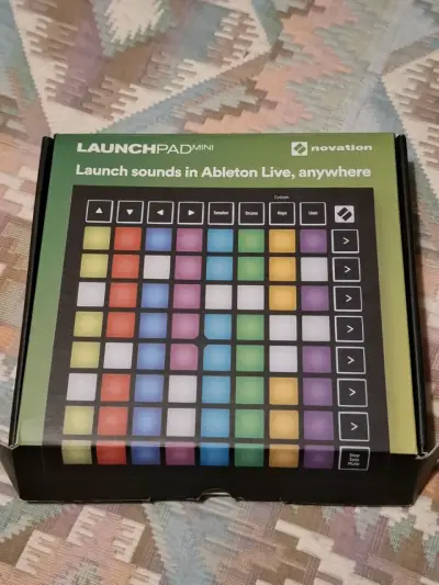 Controlador MIDI Novation Launchpad Mini para Ableton - miniatura 1