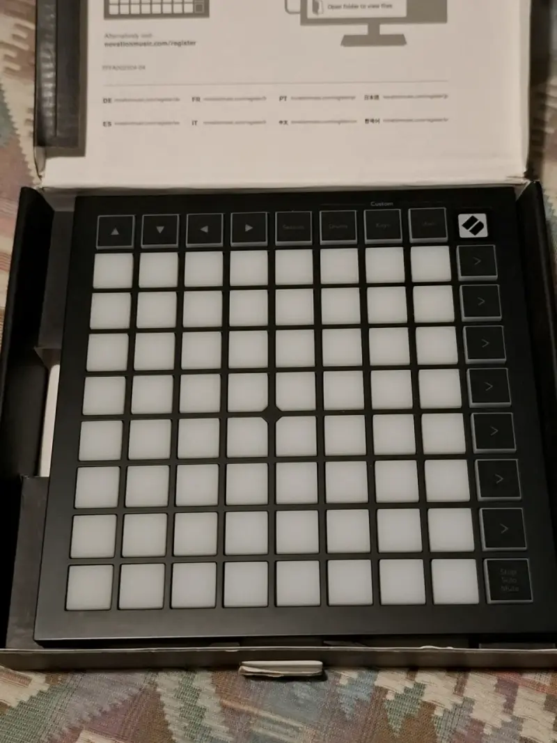 Controlador MIDI Novation Launchpad Mini para Ableton - 2