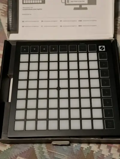 Controlador MIDI Novation Launchpad Mini para Ableton - miniatura 2