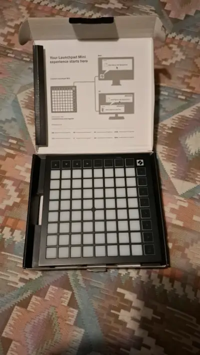 Controlador MIDI Novation Launchpad Mini para Ableton - miniatura 3