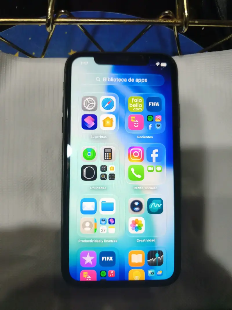 iPhone casi nuevo, sin detalles - 1