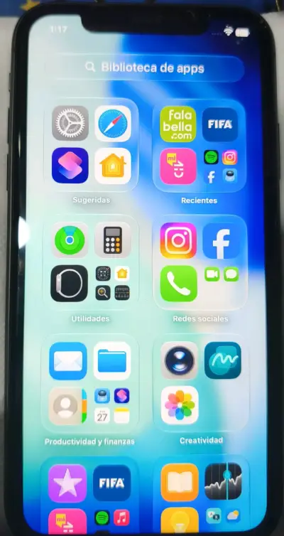 iPhone casi nuevo, sin detalles - miniatura 3