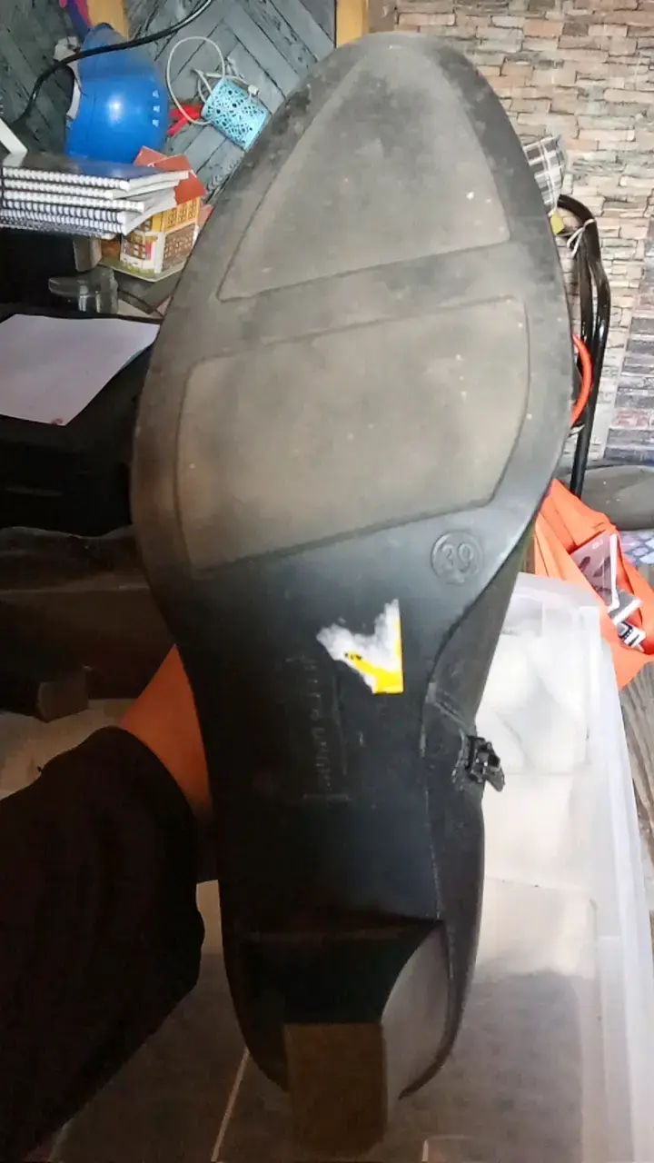 Botines de cuero negro con tacón alto - 4