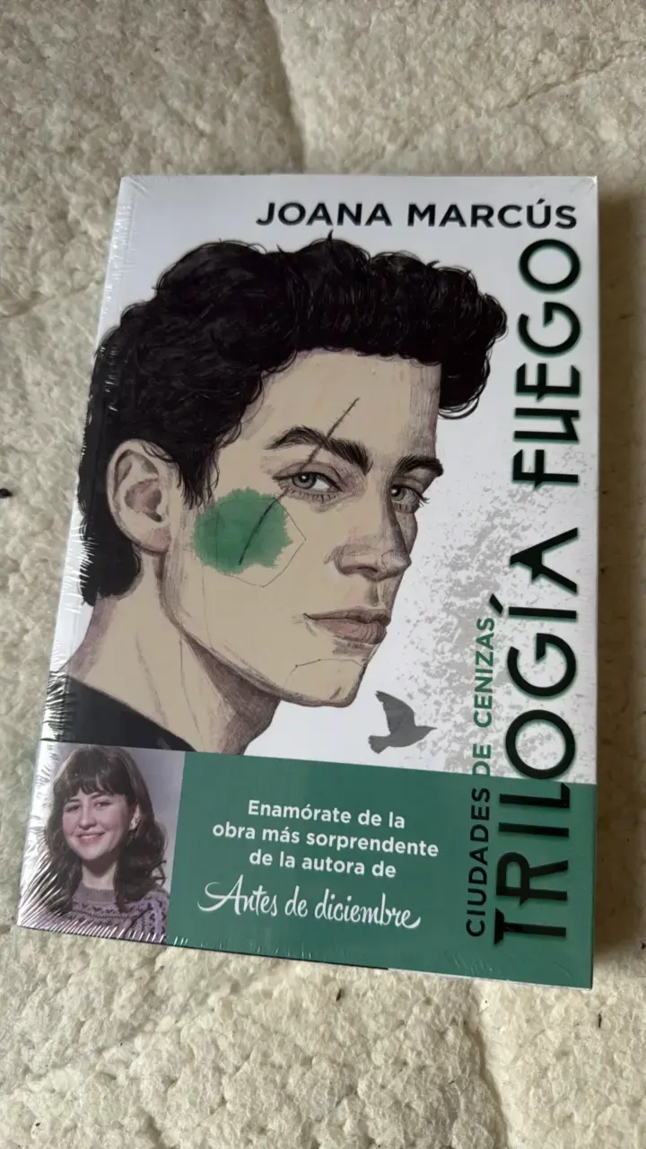 Libros Trilogía Fuego de Joana Marcús - 3