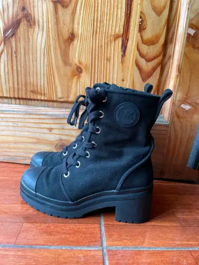 Botines negros de lona con plataforma MK - miniatura 1