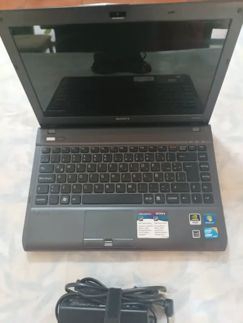NoteNook Sony + Disco Duro Samsung - 1