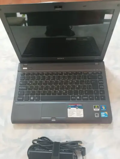 NoteNook Sony + Disco Duro Samsung - miniatura 1