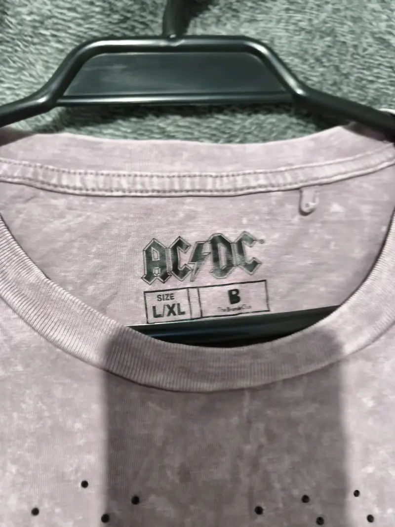 Polera AC/DC Lila Estilo Vintage - 2