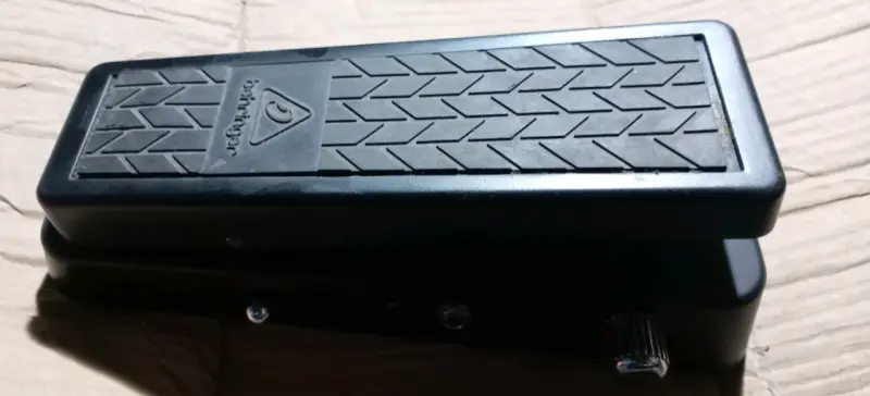 Pedal de wah wah Behringer para guitarra - 2