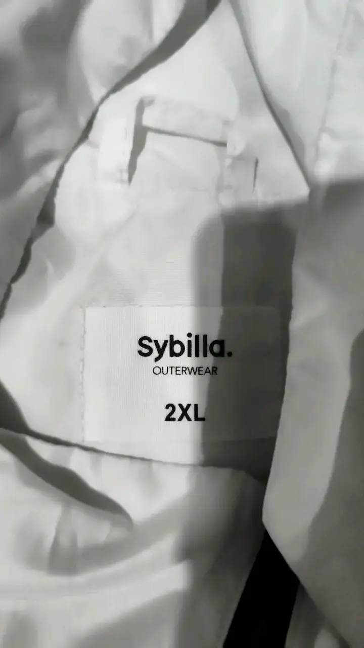 Chaqueta cortaviento Sybilla blanca y rosa - 4