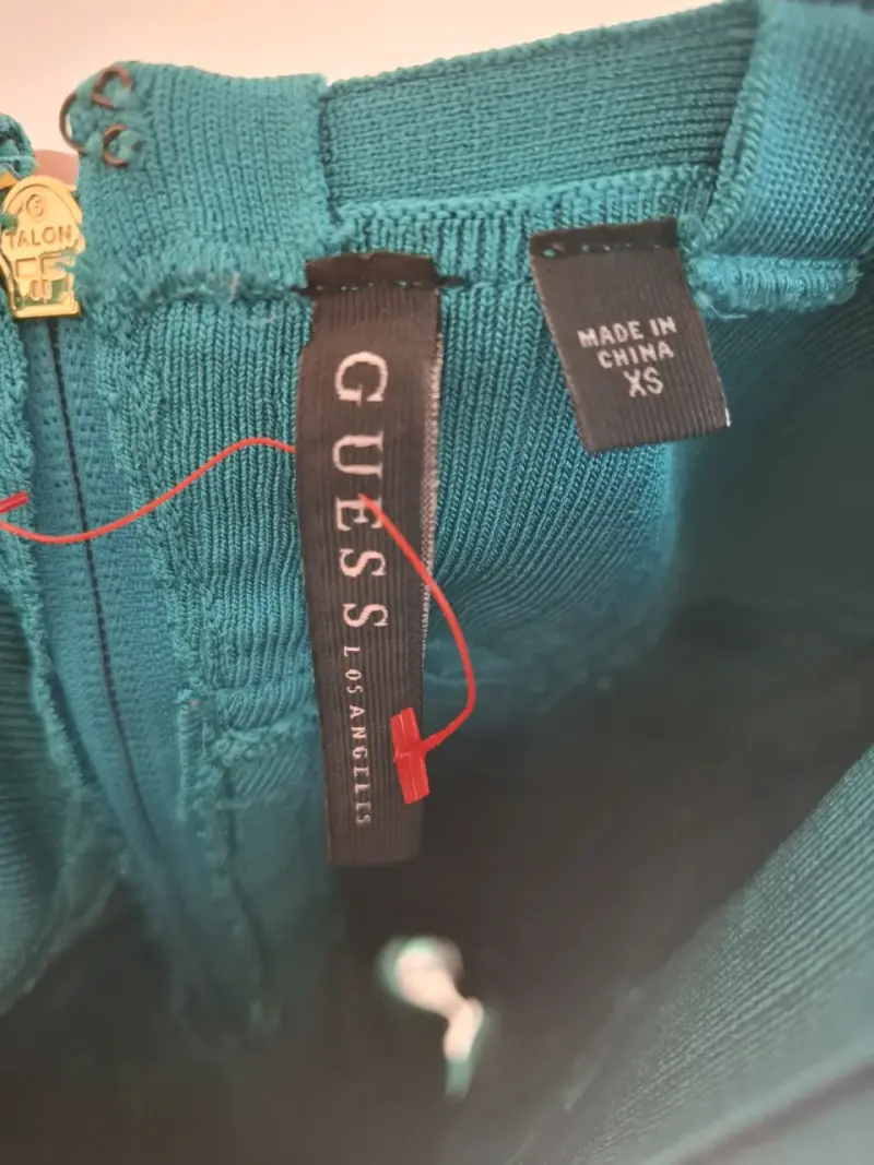 Vestido ajustado turquesa Guess con cierre dorado - 6