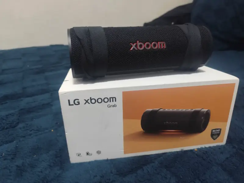 Parlante Bluetooth LG Xboom Grab portátil - 1