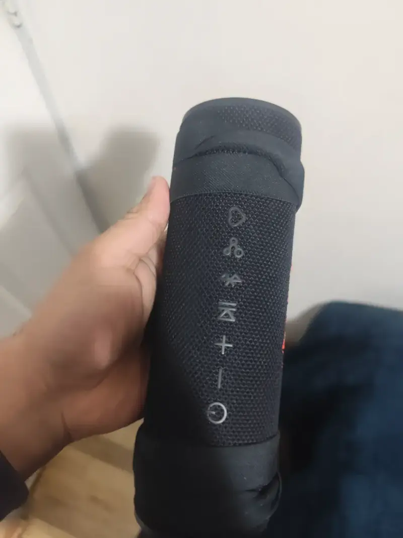 Parlante Bluetooth LG Xboom Grab portátil - 3