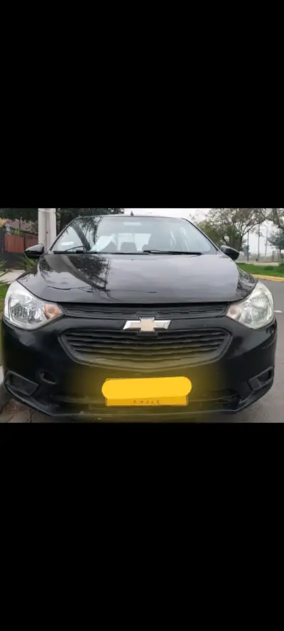 Colectivo  Chevrolet negro en buen estado - miniatura 2