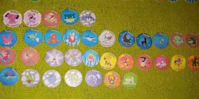 Colección de tazos Pokémon variados - miniatura 4