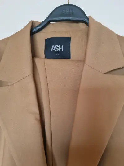 Blazer Camel para mujer marca ASH - miniatura 4