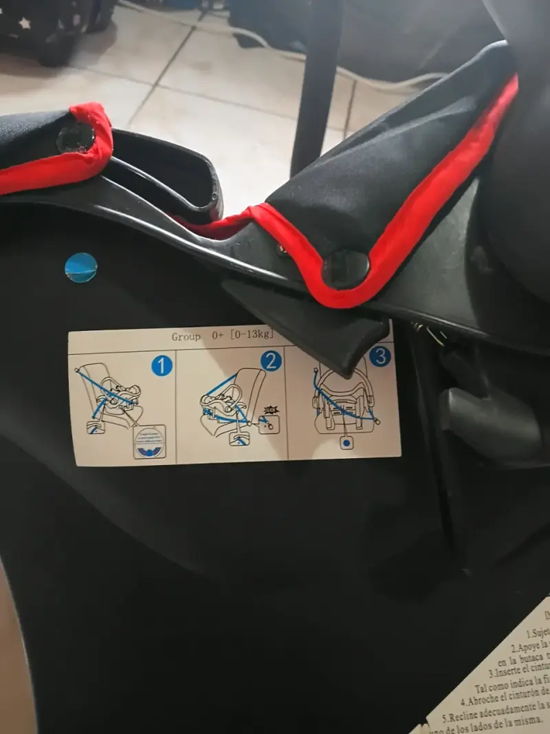 Silla de Auto Bebesit Roja y Negra para Bebé - 4