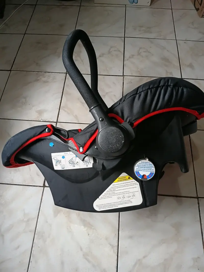 Silla de Auto Bebesit Roja y Negra para Bebé - 5