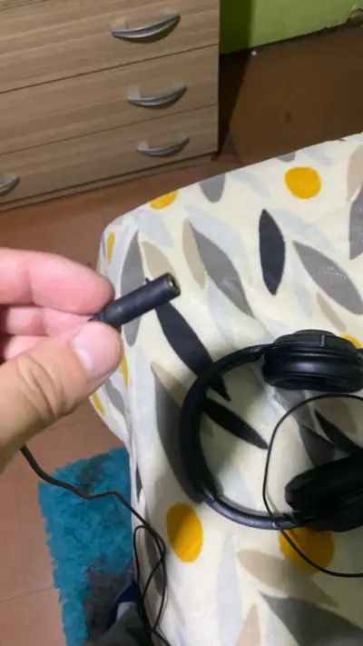 Audífonos Razer con cable desgastados - miniatura 3