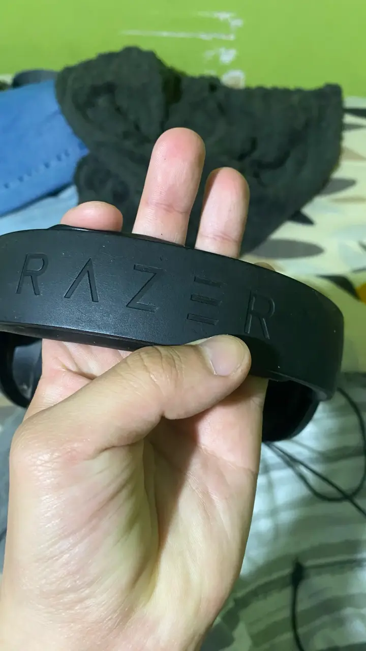 Audífonos Razer con cable desgastados - 4