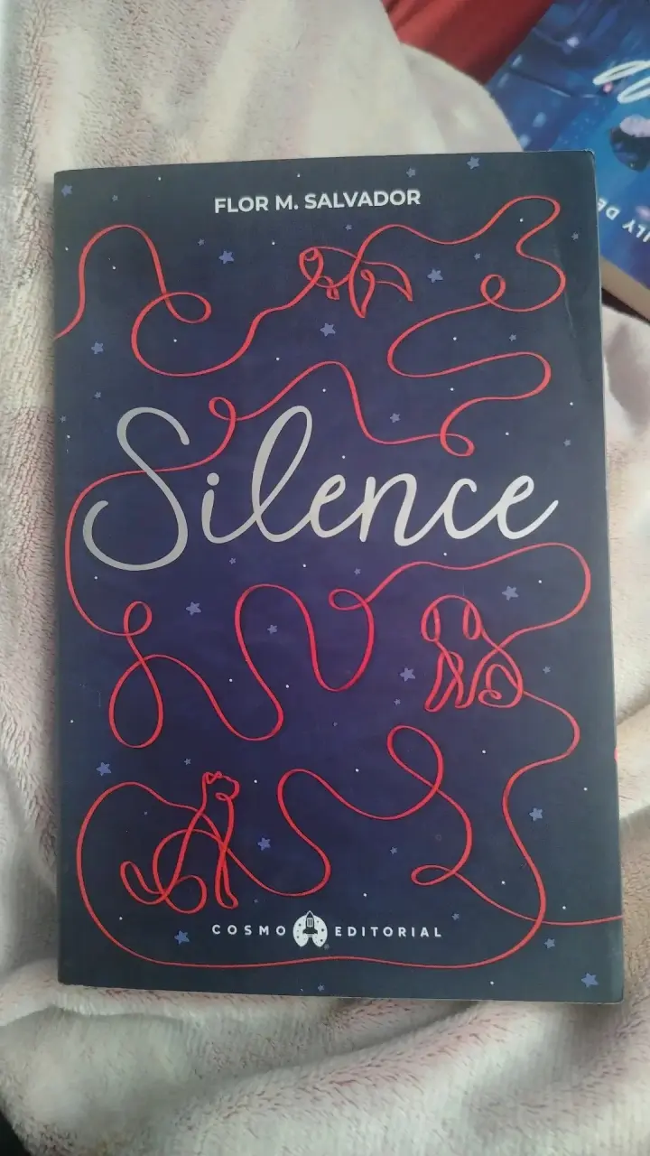 Libro 'Silence' de Flor M. Salvador