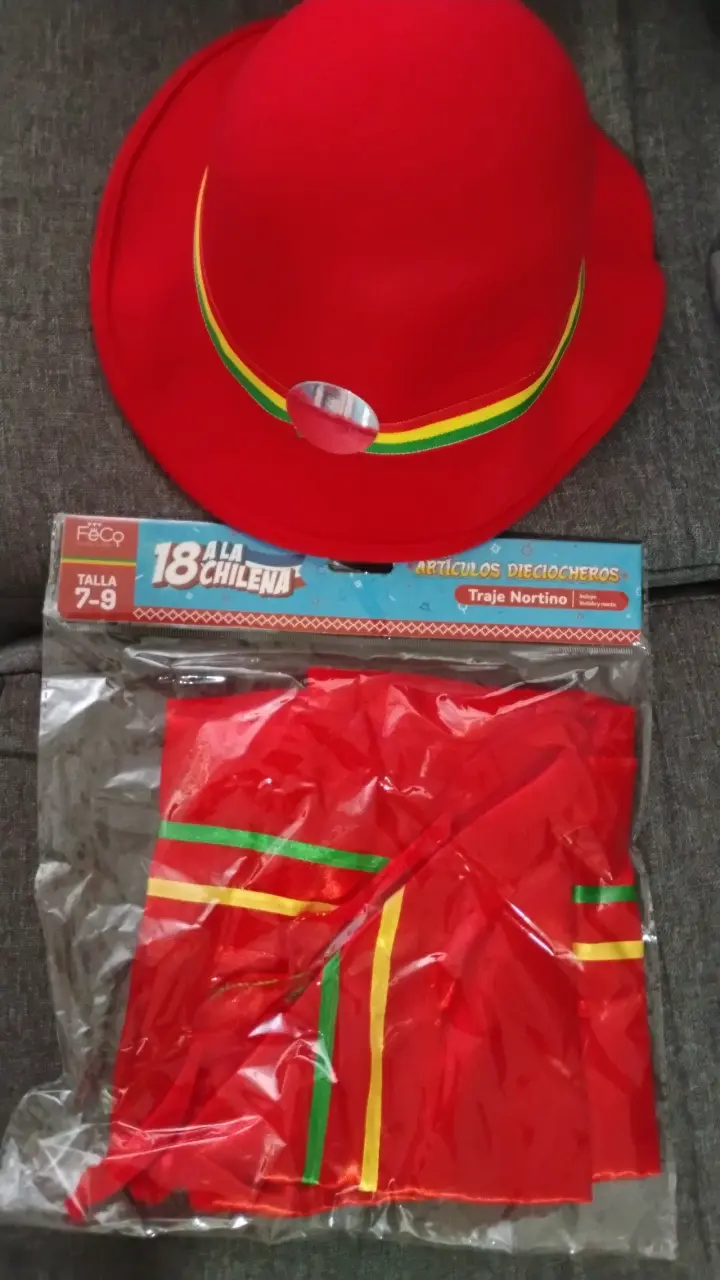 Traje nortino para niño talla 7-9 con sombrero rojo