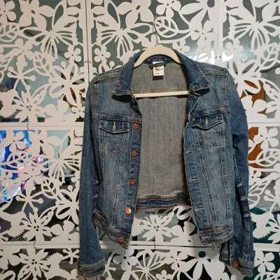 Chaqueta de mezclilla azul para mujer - miniatura 1