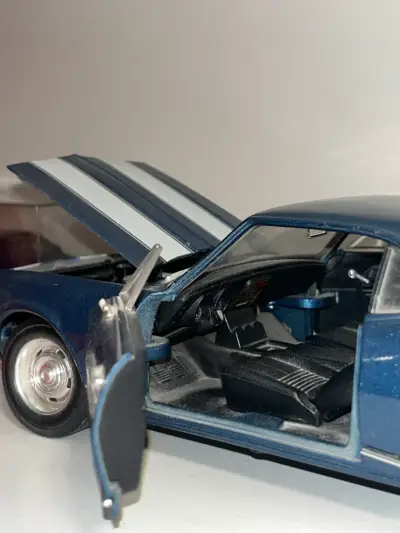 Modelo a escala Chevrolet Camaro 1967 azul - miniatura 4