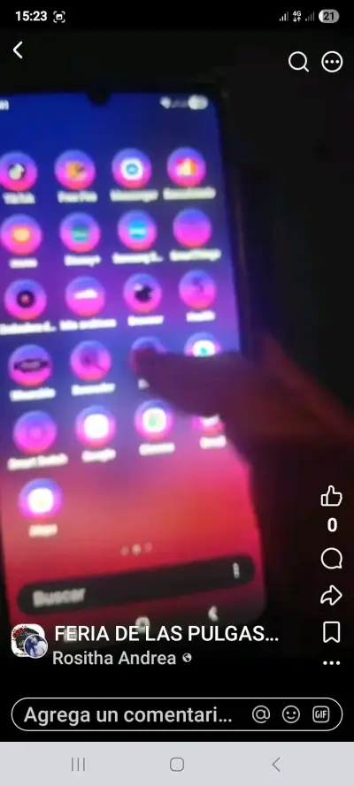 Smartphone con pantalla táctil en buen estado - miniatura 2