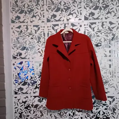 Abrigo paño  rojo elegante para mujer - miniatura 1
