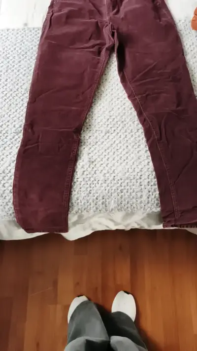 Pantalones de pana burdeos para mujer - miniatura 2