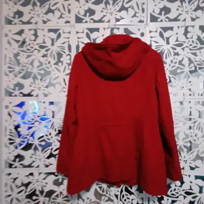 Abrigo paño  rojo con capucha para mujer - miniatura 2