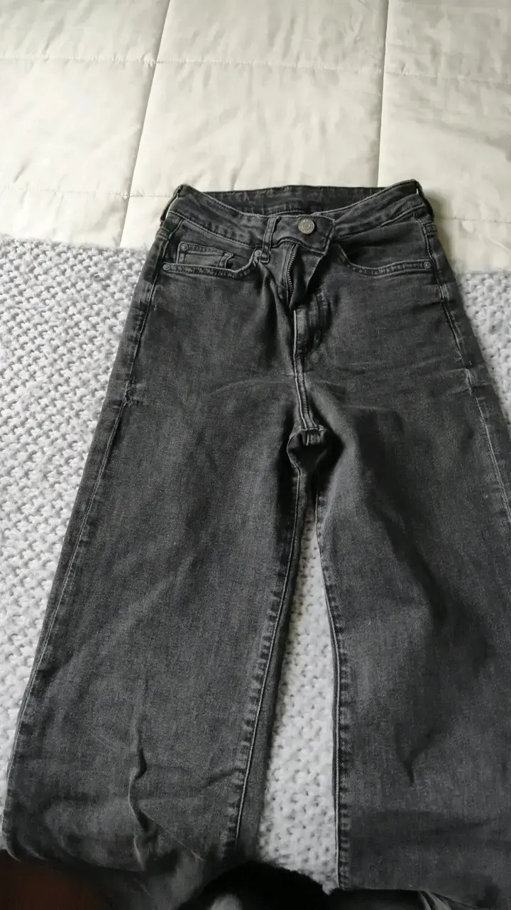 Jeans gris oscuro para mujer en buen estado