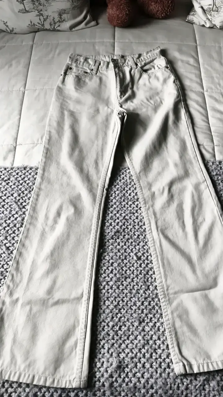 Pantalones de mezclilla gris claro para mujer