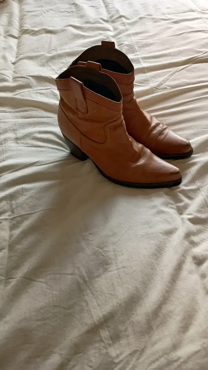 Botines de cuero marrón para mujer