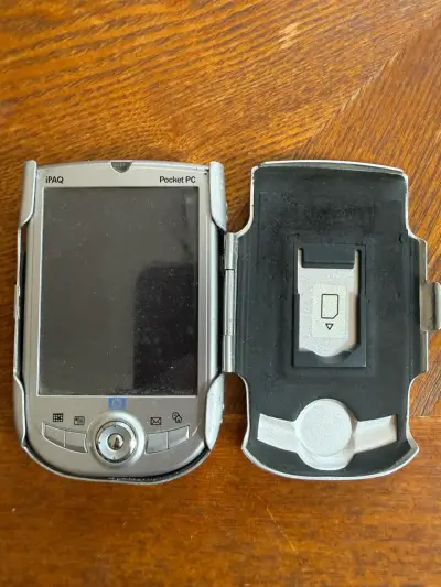 Pocket PC HP iPAQ con funda - miniatura 1
