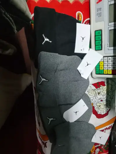 Gorros y calcetines Jordan para invierno - miniatura 1